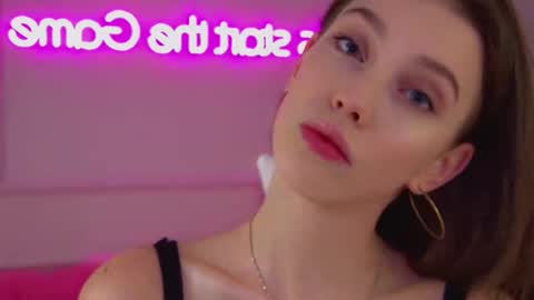 Snapshot of veronicavance chatting on 09-16-25, 06:58 Veronica online show from 09-16-25, 06:58