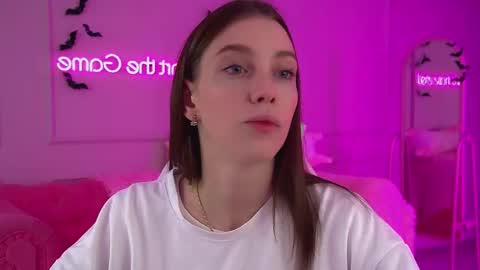 Snapshot of veronicavance chatting on 10-21-25, 06:25 Veronica online show from 10-21-25, 06:25