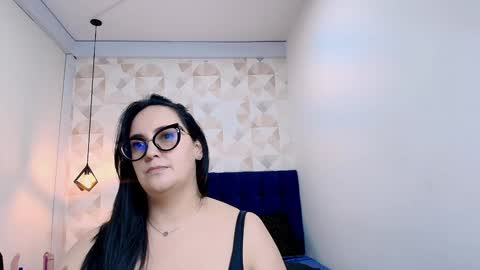 Snapshot of veroniicabbw chatting on 12-27-24, 06:31 veroniicabbw online show from 12-27-24, 06:31