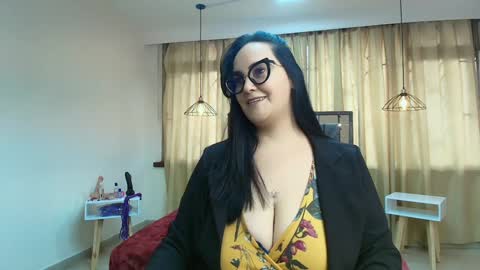 Snapshot of veroniicabbw chatting on 01-21-25, 11:56 veroniicabbw online show from 01-21-25, 11:56