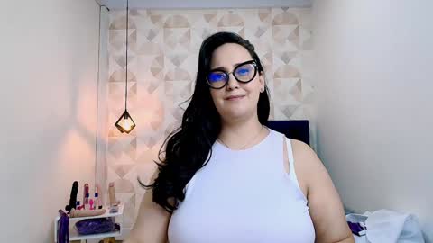 Snapshot of veroniicabbw chatting on 02-04-25, 03:15 veroniicabbw online show from 02-04-25, 03:15