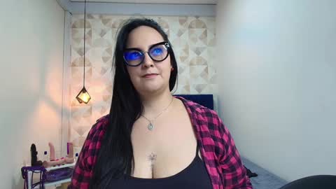 Snapshot of veroniicabbw chatting on 02-06-25, 04:36 veroniicabbw online show from 02-06-25, 04:36