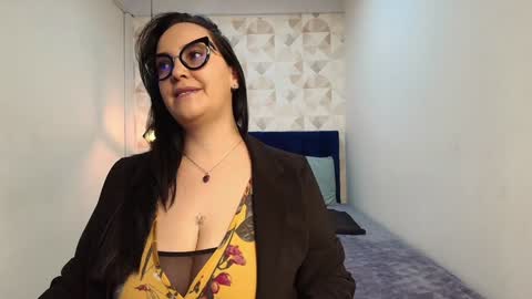 Snapshot of veroniicabbw chatting on 02-07-25, 12:17 veroniicabbw online show from 02-07-25, 12:17