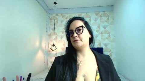 Snapshot of veroniicabbw chatting on 02-21-25, 12:06 veroniicabbw online show from 02-21-25, 12:06
