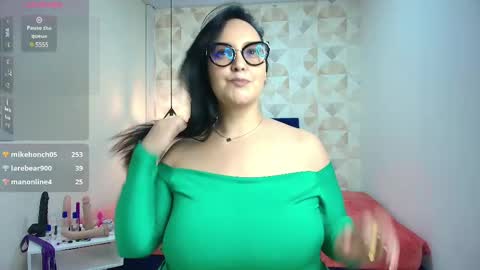 Snapshot of veroniicabbw chatting on 02-25-25, 03:38 veroniicabbw online show from 02-25-25, 03:38