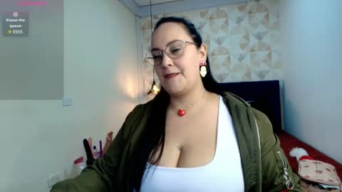Snapshot of veroniicabbw chatting on 10-02-25, 12:12 veroniicabbw online show from 10-02-25, 12:12