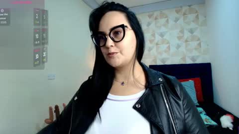 Snapshot of veroniicabbw chatting on 10-09-25, 12:03 veroniicabbw online show from 10-09-25, 12:03