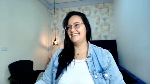 Snapshot of veroniicabbw chatting on 10-17-25, 12:08 veroniicabbw online show from 10-17-25, 12:08