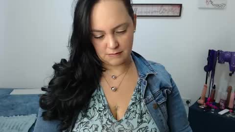 Snapshot of veroniicabbw_ chatting on 05-22-26, 01:06 veroniicabbw_ online show from 05-22-26, 01:06