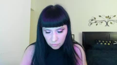 Snapshot of veronika_blak chatting on 04-25-26, 02:36 Miss Veronika Blak online show from 04-25-26, 02:36