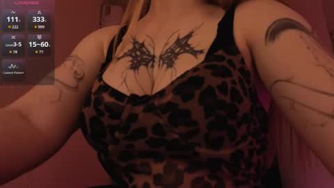 Snapshot of veronika_blush chatting on 06-09-26, 01:01 Veronika online show from 06-09-26, 01:01