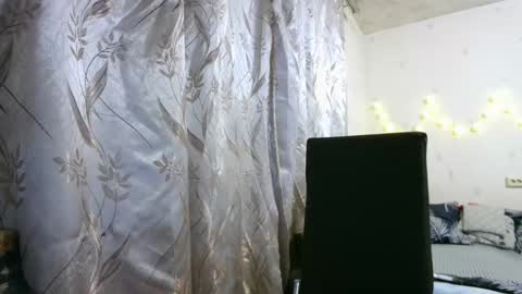 Snapshot of veronika_xi chatting on 11-24-25, 07:19 veronika_xi online show from 11-24-25, 07:19