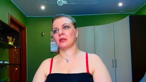 Snapshot of veronikawgold chatting on 06-12-26, 03:11 VeronikawGold online show from 06-12-26, 03:11