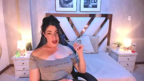 Snapshot of veronnica_fox chatting on 06-23-26, 03:54 Veronica online show from 06-23-26, 03:54