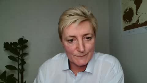 Snapshot of verony_ chatting on 03-08-25, 03:24 verony_ online show from 03-08-25, 03:24