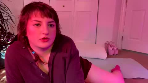 Veronica online show from 12-20-25, 04:14