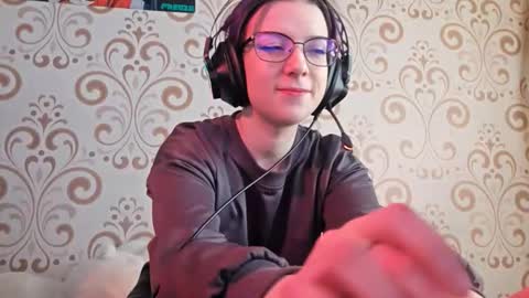 Snapshot of versieskains chatting on 03-24-26, 09:03 versieskains online show from 03-24-26, 09:03