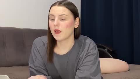 Snapshot of vertuliana chatting on 12-15-25, 05:28 Karina followed me bb online show from 12-15-25, 05:28