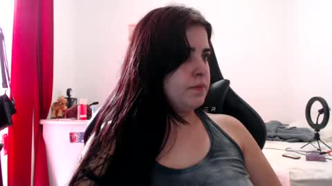 Snapshot of veruca99 chatting on 07-06-26, 07:05 veruca99 online show from 07-06-26, 07:05