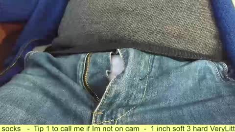 Snapshot of verylittletiny chatting on 11-15-25, 08:11 Erik online show from 11-15-25, 08:11