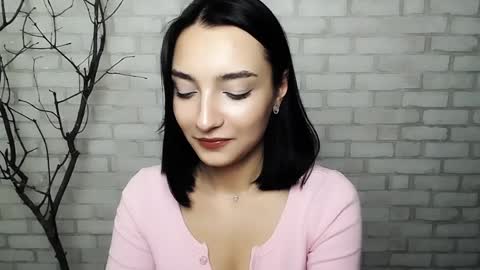 Ana online show from 01-25-25, 01:19