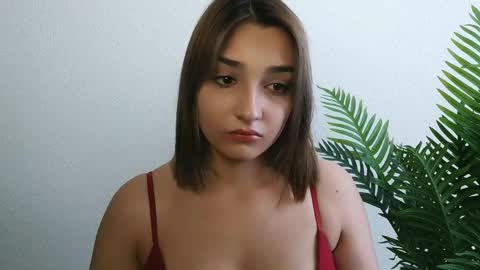Snapshot of veryveryshygirl chatting on 06-02-26, 11:56 Ana online show from 06-02-26, 11:56