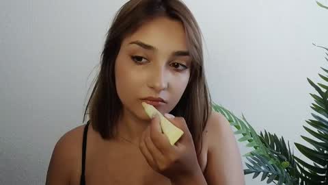 Snapshot of veryveryshygirl chatting on 06-09-26, 11:11 Ana online show from 06-09-26, 11:11