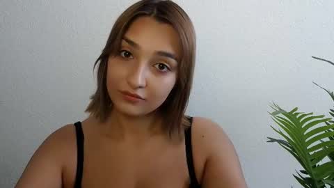 Snapshot of veryveryshygirl chatting on 06-27-26, 10:53 Ana online show from 06-27-26, 10:53