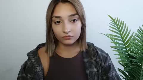 Snapshot of veryveryshygirl chatting on 07-20-26, 10:39 Ana online show from 07-20-26, 10:39