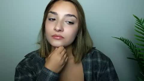 Snapshot of veryveryshygirl chatting on 07-23-26, 06:50 Ana online show from 07-23-26, 06:50