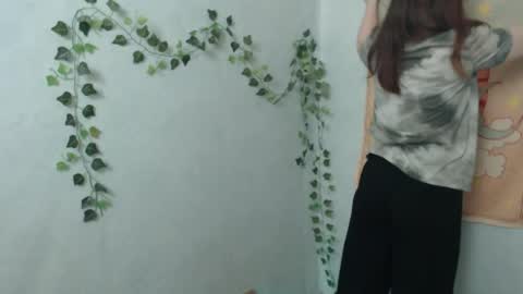 veryveryvery_shy online show from 04-01-26, 05:19