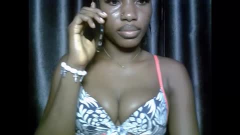 Snapshot of verywetpussy_ chatting on 11-18-25, 10:25 verywetpussy online show from 11-18-25, 10:25