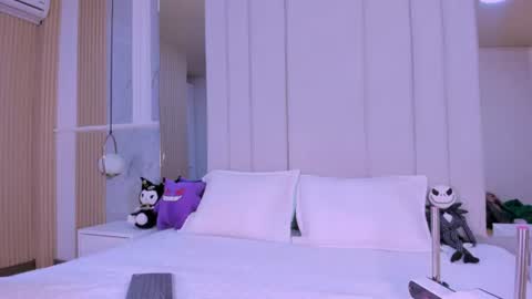 Snapshot of vespervelvet chatting on 07-19-26, 01:04 Vesper Velvet online show from 07-19-26, 01:04