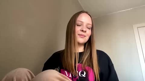 Snapshot of vestabriner chatting on 03-19-26, 08:18 Maya online show from 03-19-26, 08:18