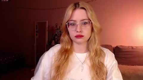 Snapshot of vetta_dey chatting on 06-19-26, 12:37 Iva online show from 06-19-26, 12:37