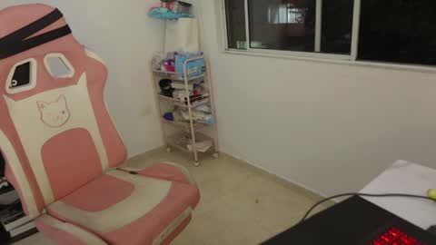 Snapshot of vexira_23 chatting on 04-09-26, 01:05 Sofa online show from 04-09-26, 01:05