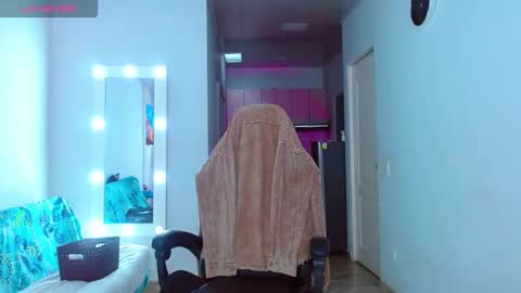 Ariana  online show from 12-01-25, 08:58