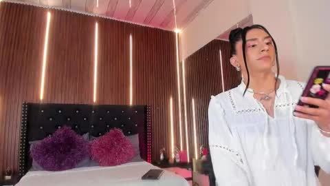 Snapshot of viannca__ chatting on 03-14-26, 04:29 Ariana online show from 03-14-26, 04:29