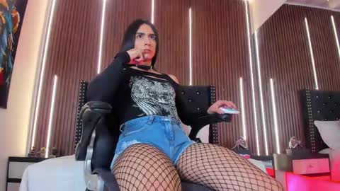 Snapshot of viannca__ chatting on 06-07-26, 08:51 Ariana online show from 06-07-26, 08:51