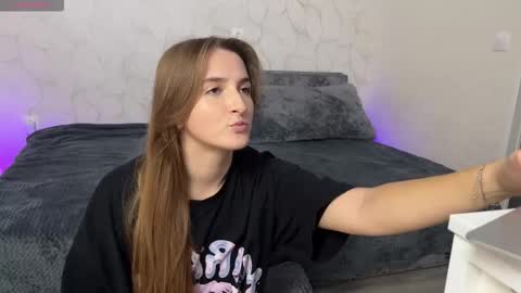 Snapshot of vibe_and_night chatting on 10-15-25, 10:15 Vail and Nevada online show from 10-15-25, 10:15