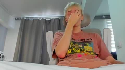 Snapshot of vibemygirl chatting on 11-06-25, 08:37 vibemygirl online show from 11-06-25, 08:37