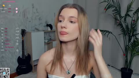 Snapshot of vibes_of_joy chatting on 12-30-24, 08:25 Mikky online show from 12-30-24, 08:25