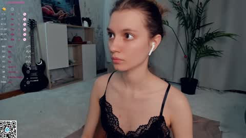 Snapshot of vibes_of_joy chatting on 01-17-25, 11:49 Mikky online show from 01-17-25, 11:49