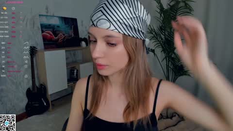 Snapshot of vibes_of_joy chatting on 01-31-25, 08:22 Mikky online show from 01-31-25, 08:22