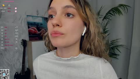 Snapshot of vibes_of_joy chatting on 02-02-25, 11:08 Mikky online show from 02-02-25, 11:08