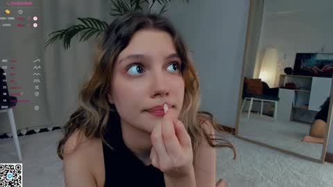 Snapshot of vibes_of_joy chatting on 02-03-25, 11:09 Mikky online show from 02-03-25, 11:09