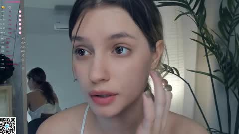 Snapshot of vibes_of_joy chatting on 02-17-25, 11:13 Mikky online show from 02-17-25, 11:13