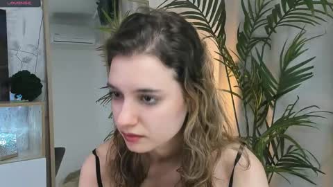 Snapshot of vibes_of_joy chatting on 02-28-25, 11:25 Mikky online show from 02-28-25, 11:25