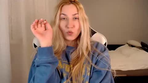 Amelia online show from 02-24-25, 06:47