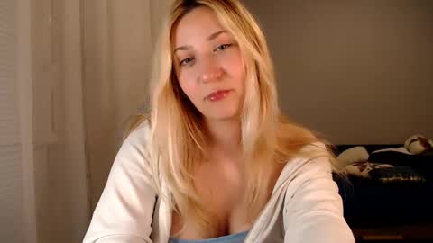 Amelia online show from 09-21-25, 07:59